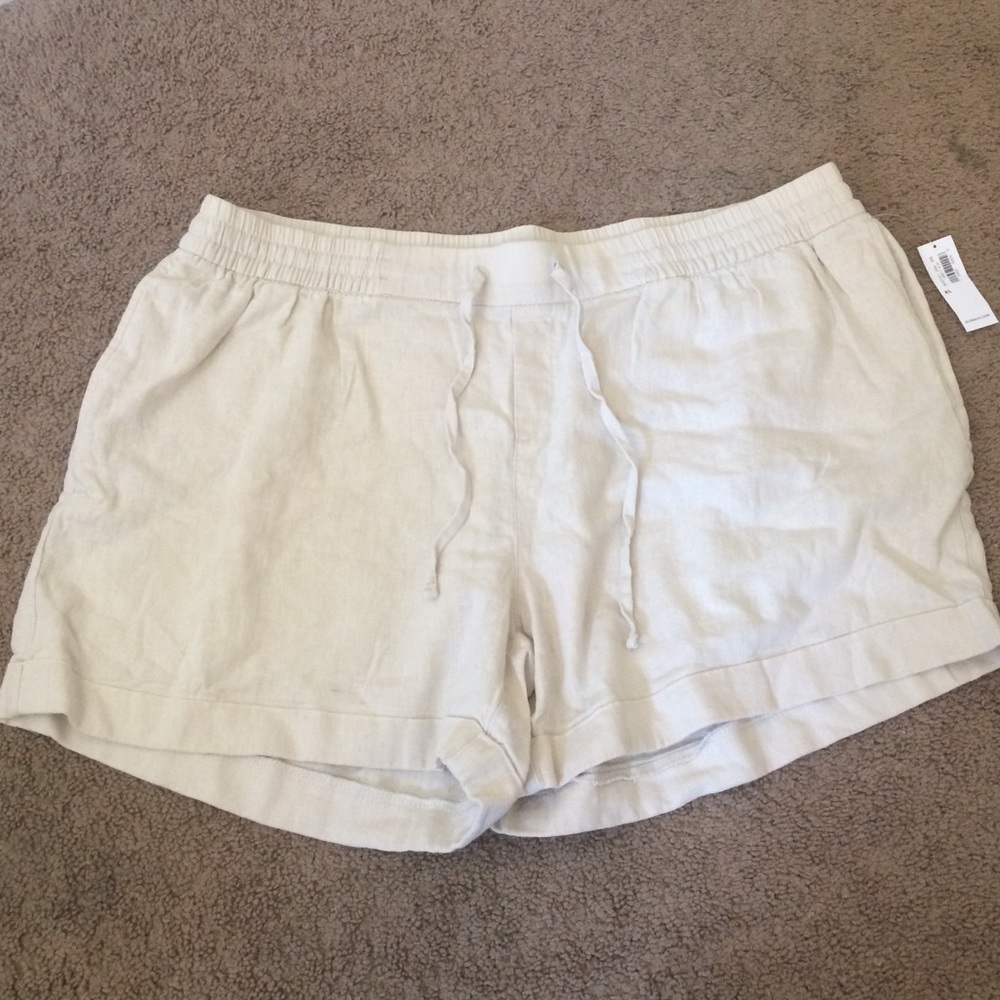 NWT-linen shorts